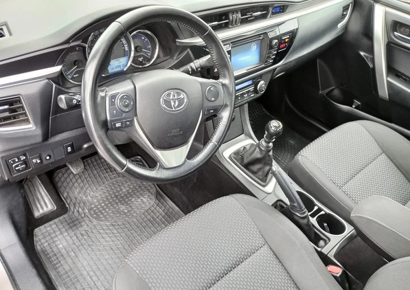 Toyota Corolla cena 49999 przebieg: 128000, rok produkcji 2015 z Warszawa małe 154